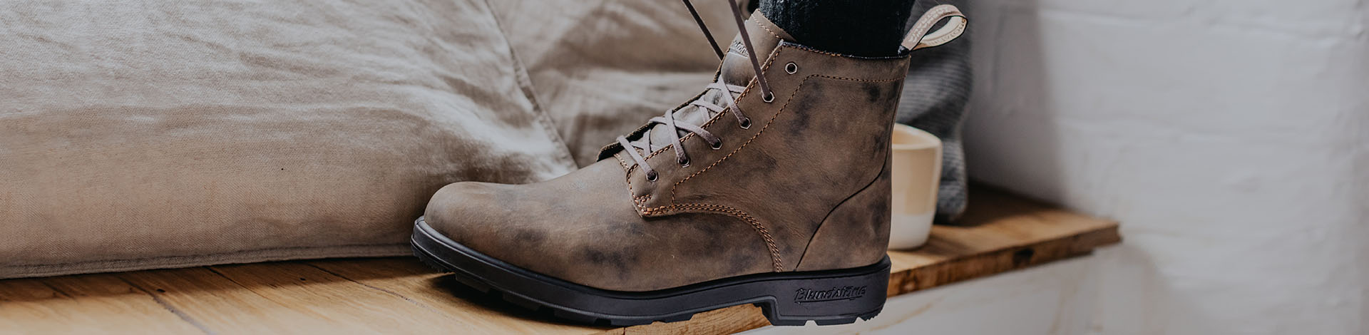 mens lace up blundstones