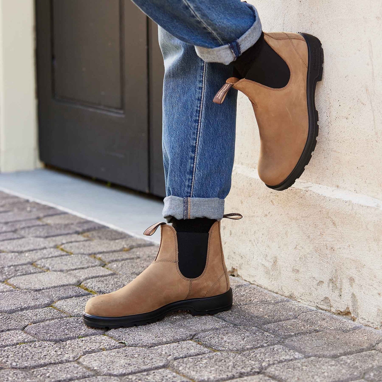 Blundstone 2344 Brown Unisex Nubuck Boots - Main Image